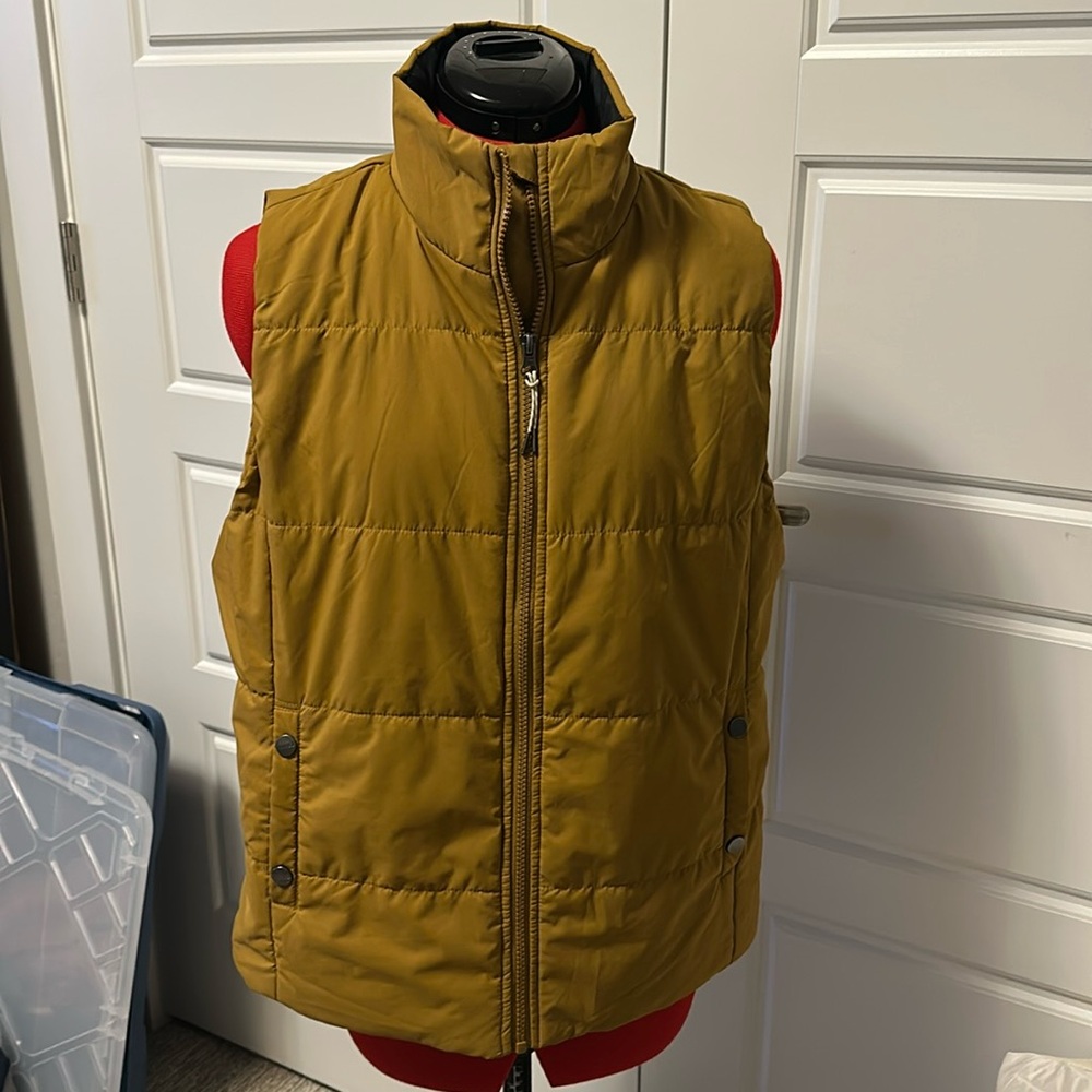 Vuori women’s reversible vest